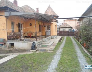Maison 4 chambres à vendre dans Floresti