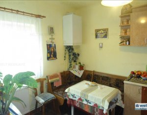 Maison 4 chambres à vendre dans Floresti