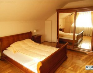 Maison 4 chambres à vendre dans Floresti