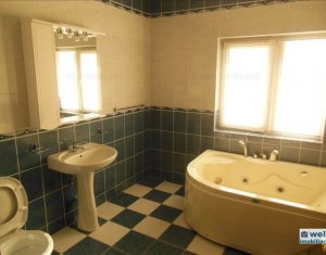 Maison 4 chambres à vendre dans Floresti