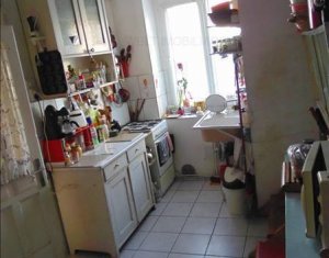 Appartement 4 chambres à vendre dans Cluj-napoca, zone Centru