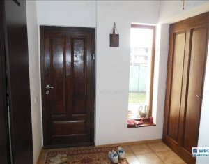Maison 4 chambres à vendre dans Cluj-napoca, zone Dambul Rotund