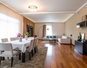 Maison 5 chambres à vendre dans Floresti