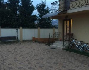 Maison 5 chambres à vendre dans Floresti