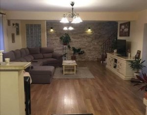 Maison 5 chambres à vendre dans Floresti