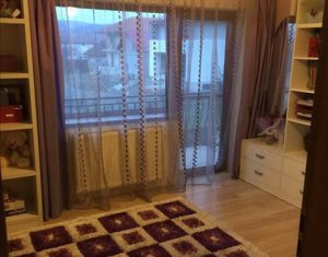 Maison 5 chambres à vendre dans Floresti