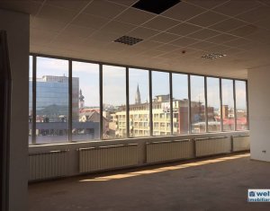 Espace Commercial à louer, 1438m2 dans Cluj-napoca, zone Centru