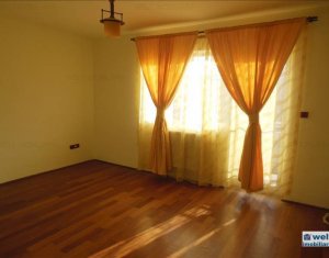 Appartement 5 chambres à vendre dans Floresti