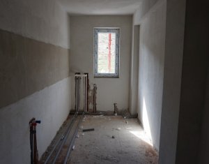 Lakás 3 szobák eladó on Floresti