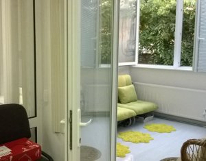 Apartament la casa, centru, zona Primariei, locuri de parcare