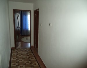 Lakás 3 szobák eladó on Floresti