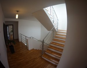 Maison 6 chambres à vendre dans Cluj-napoca, zone Iris