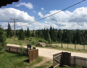 Nyaralók eladó on Belis