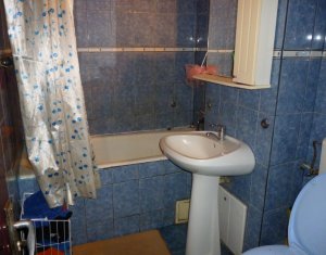 Appartement 4 chambres à vendre dans Cluj-napoca, zone Manastur