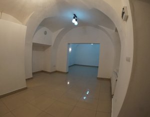 Üzlethelyiség kiadó, 40m2 on Cluj-napoca, Zóna Centru