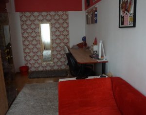 Appartement 3 chambres à vendre dans Cluj-napoca, zone Intre Lacuri