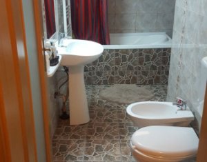 Appartement 3 chambres à vendre dans Cluj-napoca, zone Intre Lacuri