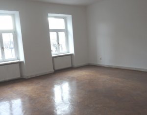 Bureau à louer, 140m2 dans Cluj-napoca, zone Centru