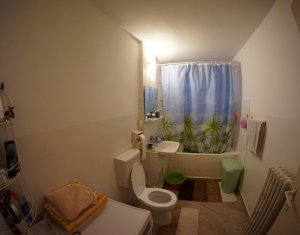 Appartement 4 chambres à vendre dans Cluj-napoca, zone Manastur
