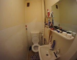Appartement 4 chambres à vendre dans Cluj-napoca, zone Manastur