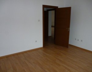 Appartement 5 chambres à vendre dans Cluj-napoca, zone Buna Ziua