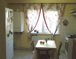 Appartement 3 chambres à vendre dans Cluj-napoca, zone Marasti
