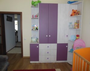 Lakás 3 szobák eladó on Floresti