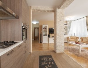 Maison 5 chambres à vendre dans Cluj-napoca, zone Dambul Rotund