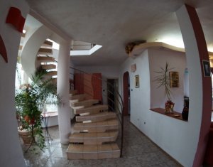Maison 4 chambres à louer dans Cluj-napoca, zone Andrei Muresanu