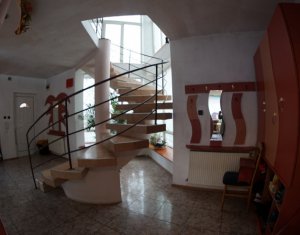 Maison 4 chambres à vendre dans Cluj-napoca, zone Andrei Muresanu