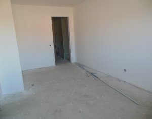 Appartement 4 chambres à vendre dans Floresti