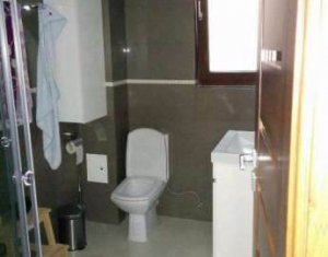 Maison 5 chambres à vendre dans Floresti