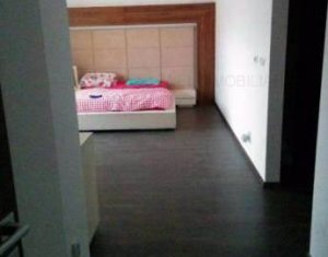 Maison 5 chambres à vendre dans Floresti