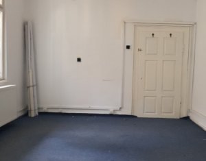 Bureau à louer, 148m2 dans Cluj-napoca, zone Centru