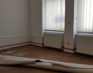 Bureau à louer dans Cluj-napoca, zone Centru