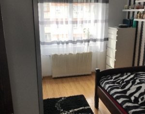 Appartement 3 chambres à vendre dans Cluj-napoca, zone Intre Lacuri