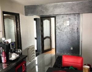 Appartement 3 chambres à vendre dans Cluj-napoca, zone Intre Lacuri