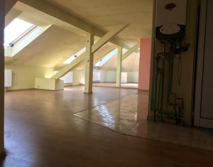 Appartement 4 chambres à vendre dans Cluj-napoca, zone Centru