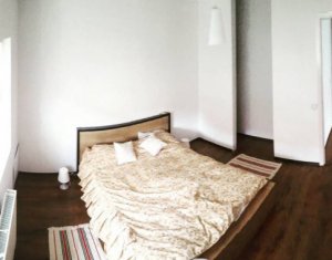 Maison 4 chambres à vendre dans Floresti