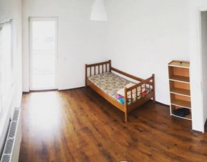 Maison 4 chambres à vendre dans Floresti