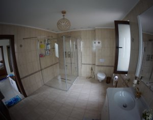 Ház 6 szobák kiadó on Sannicoara