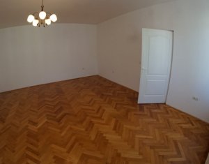 Appartement 4 chambres à vendre dans Cluj-napoca, zone Centru