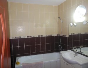 Lakás 3 szobák eladó on Floresti