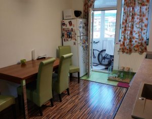 Lakás 3 szobák eladó on Floresti
