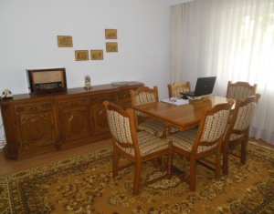 Ház 6 szobák eladó on Floresti