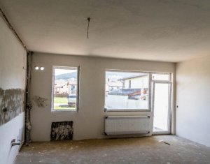 Lakás 3 szobák eladó on Floresti