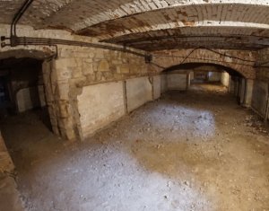 Üzlethelyiség kiadó, 280m2 on Cluj-napoca, Zóna Centru