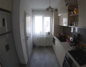 Lakás 4 szobák eladó on Cluj-napoca, Zóna Manastur