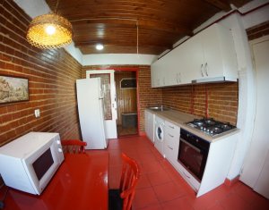 Appartement 3 chambres à louer dans Cluj-napoca, zone Centru