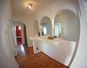 Appartement 3 chambres à louer dans Cluj-napoca, zone Centru